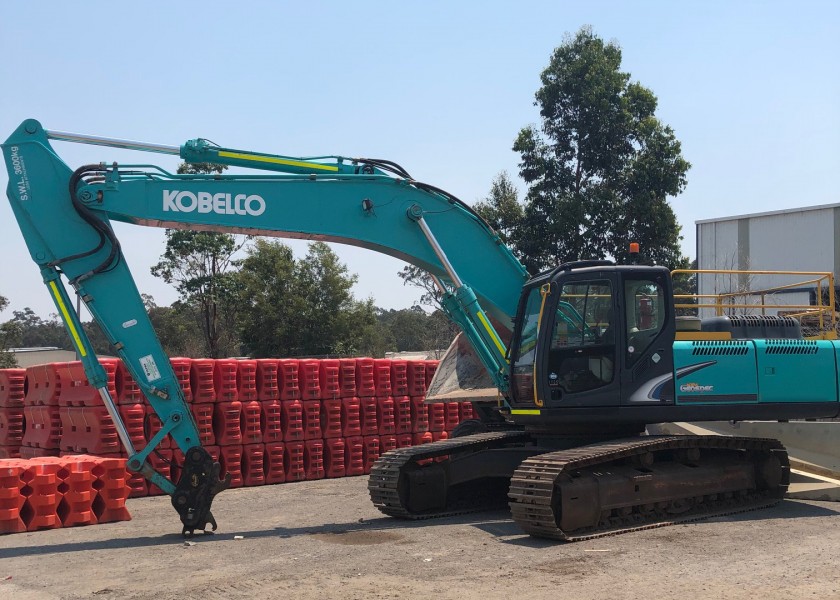 36T Kobelco Excavator 2