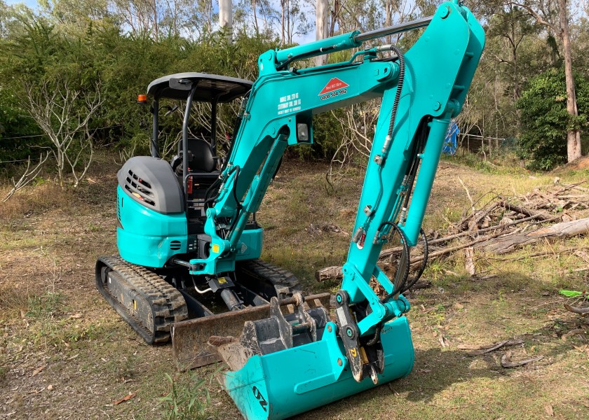 3T Kobelco Excavator Dry Hire 1