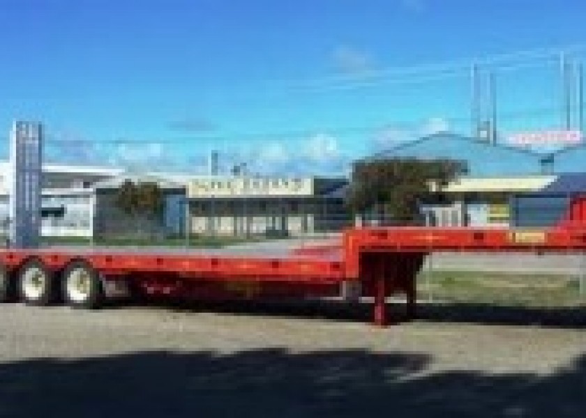 40-45FT Drop Deck Tri-Axle Trailers with ramps 1