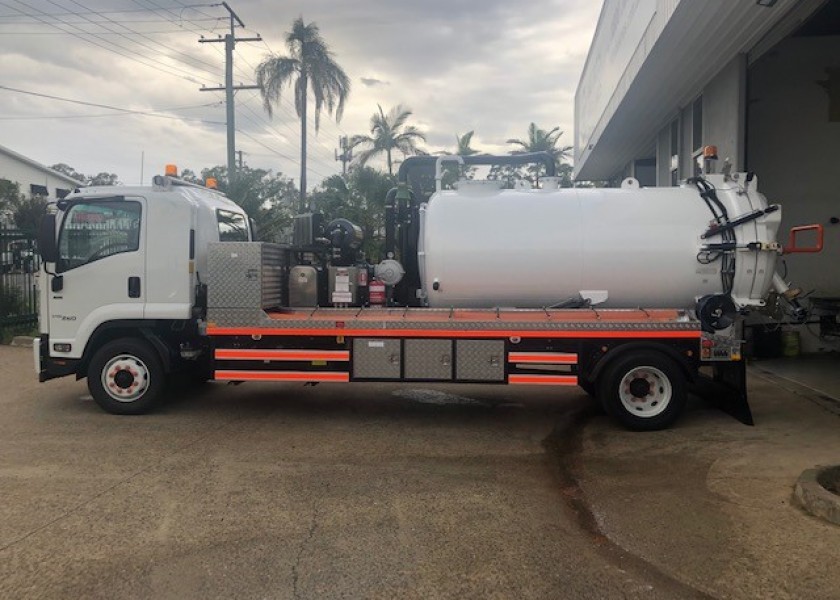 4000L Vac Truck 1