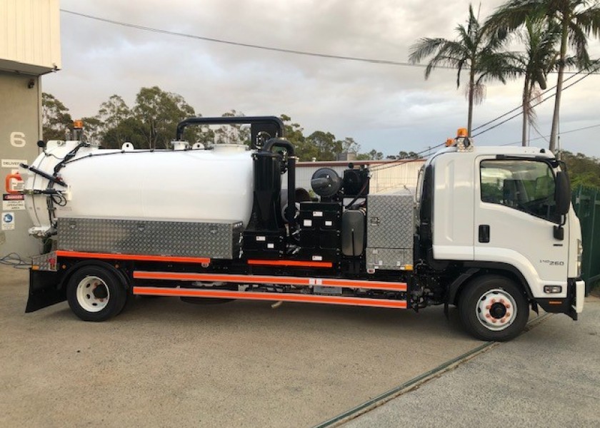 4000L Vac Truck 3