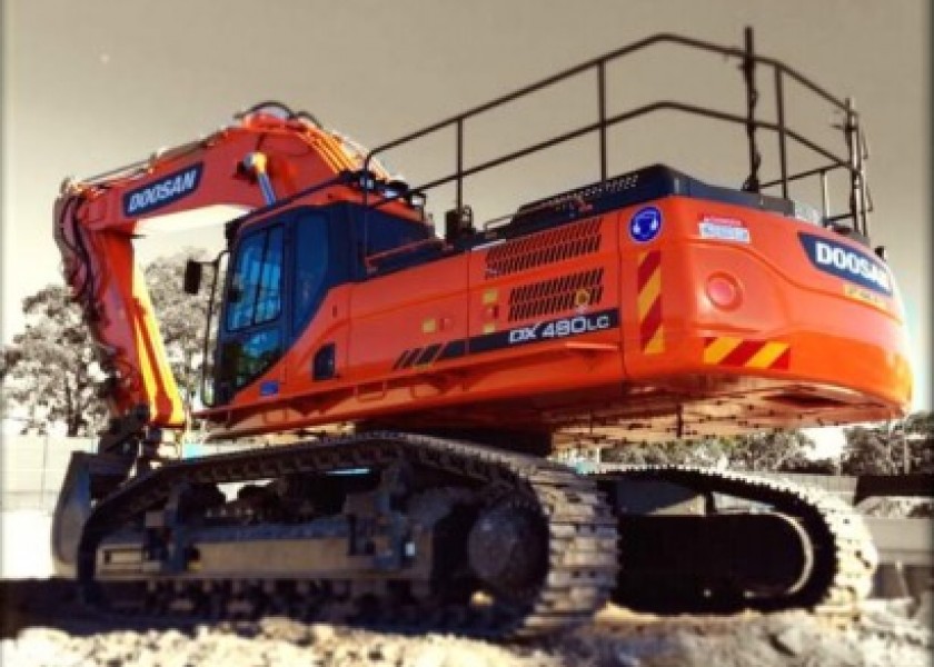 48 Tonne Excavator 1