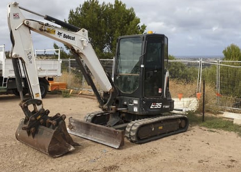 4T Bobcat Excavator 1