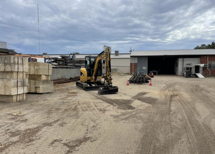 4T Cat Excavator 2