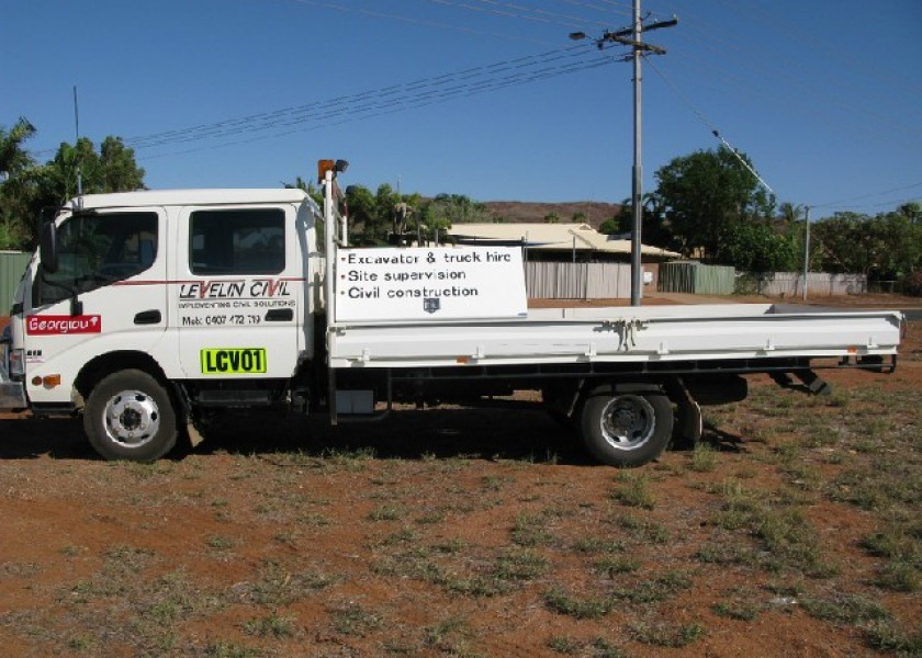 4T dual cab truck with 7 seats 1