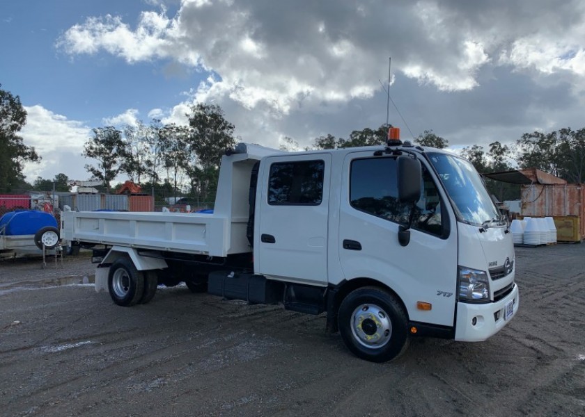 Crew Cab Tipper Truck 2