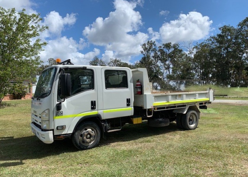 Crew Cab Tipper Truck 3