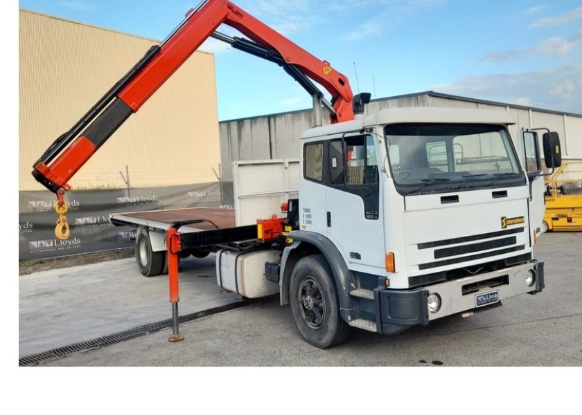 4x2 6.8ton payload 97 acco 210perkins with 7m reach 4t crane 1