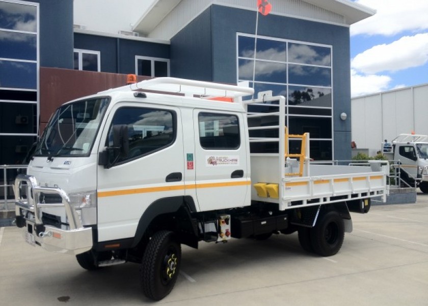 4x4  Canter Crew truck 2