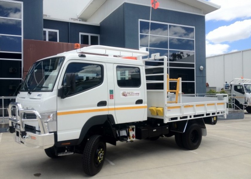 4x4  Canter Crew truck 2