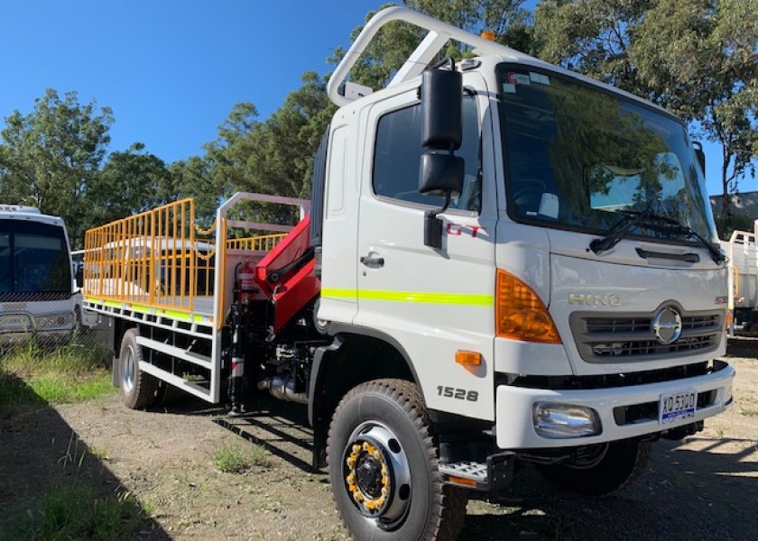 4x4 Crane Truck 3