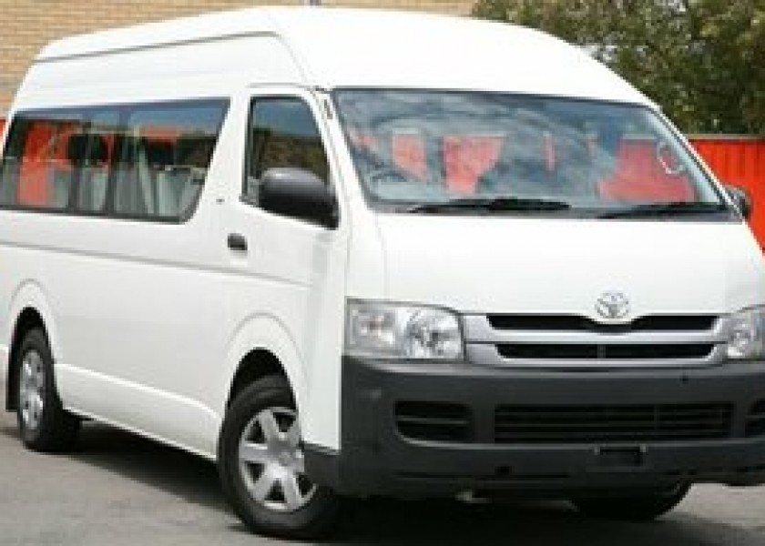 4x4 Toyota Commuter 1