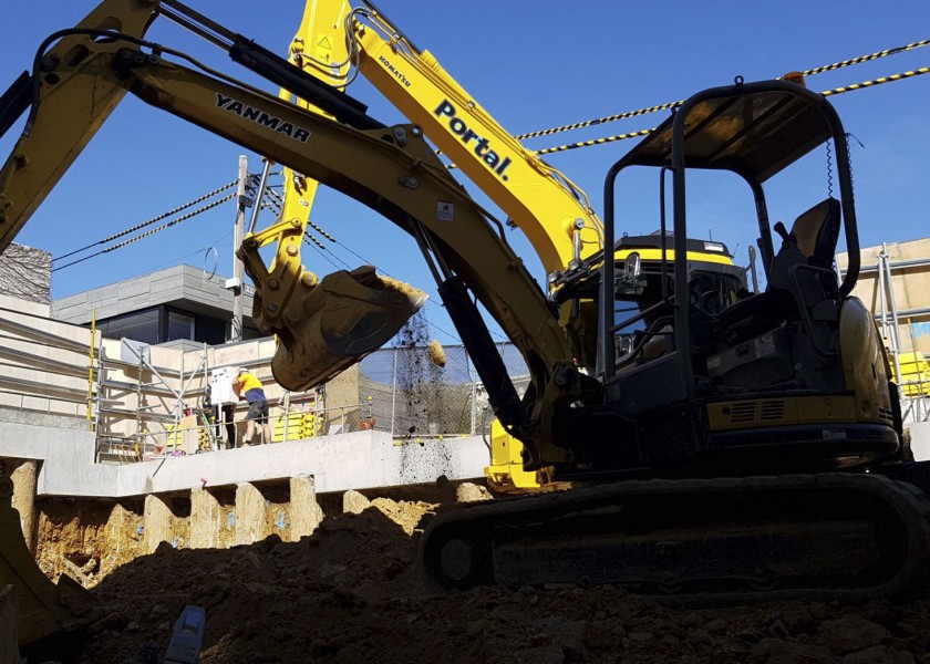 5.5T Komatsu Excavator 2