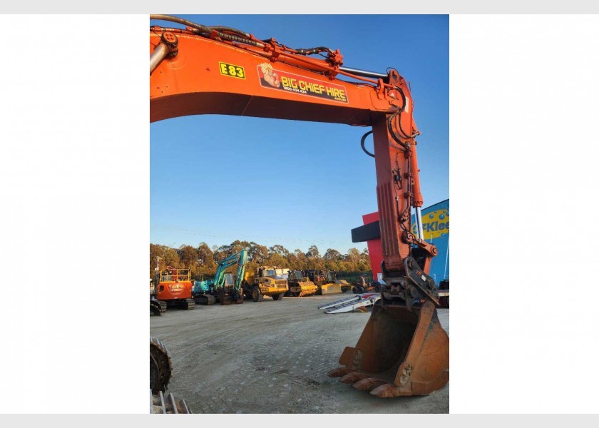 50 ton Excavator 5