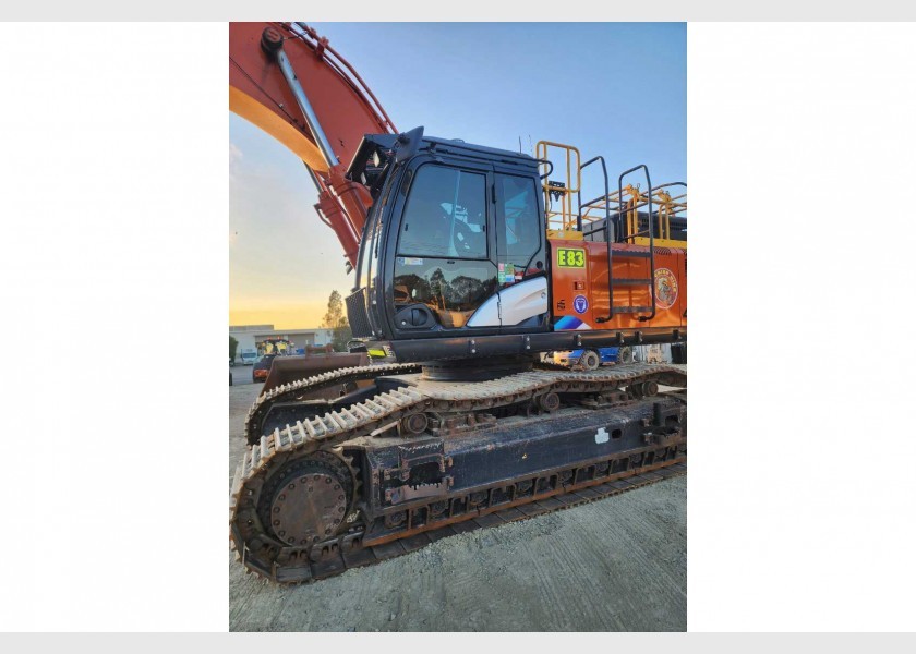 50 ton Excavator 6