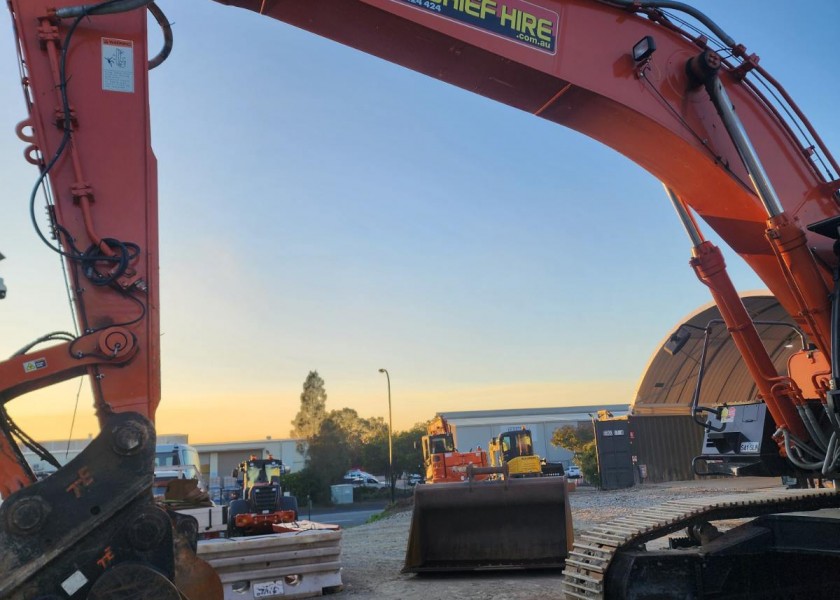 50 ton Excavator 4