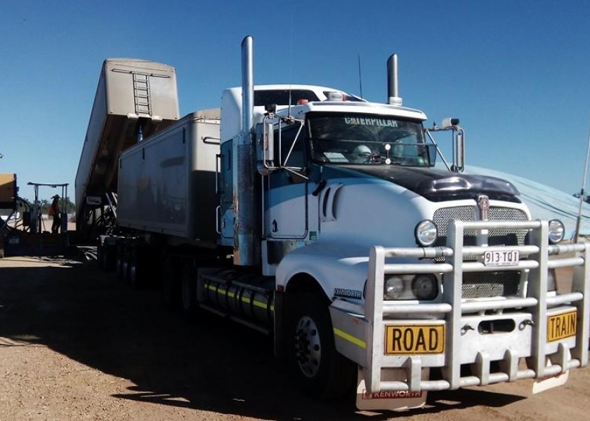 550HP Prime Mover w/single or road train grain tippers 3