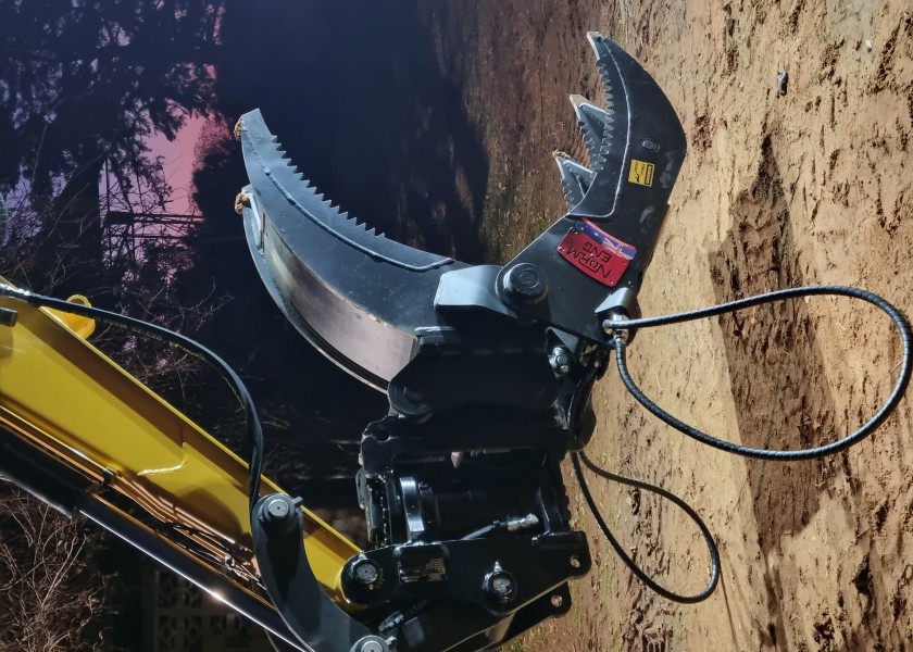 2.6T - 5.5T excavator Hire 2