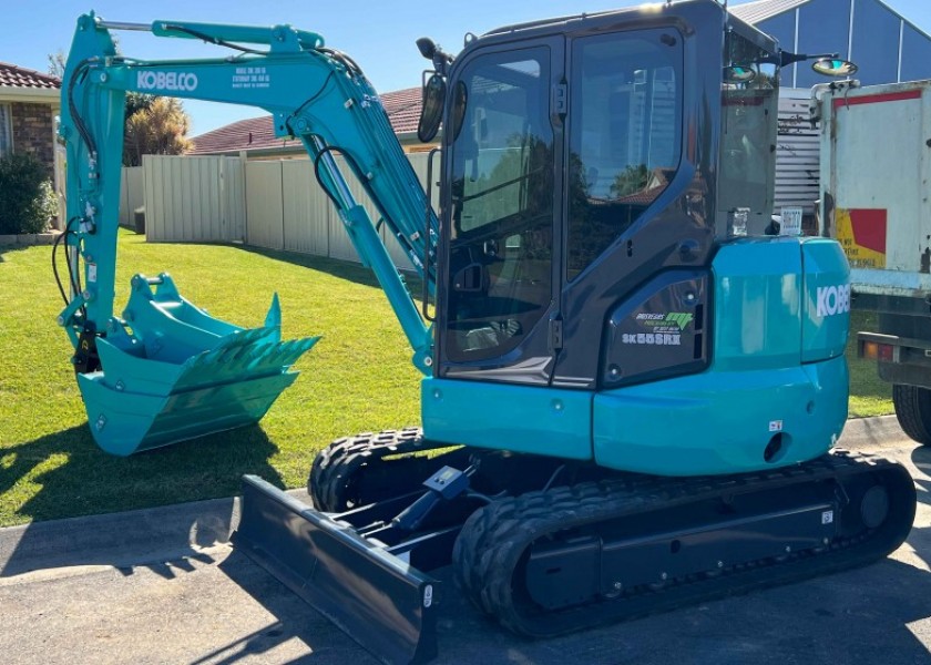 5.5T Kobelco Excavator 1