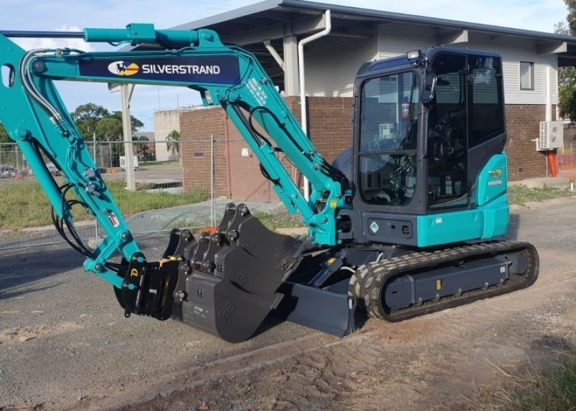 5.5tn Excavator 2