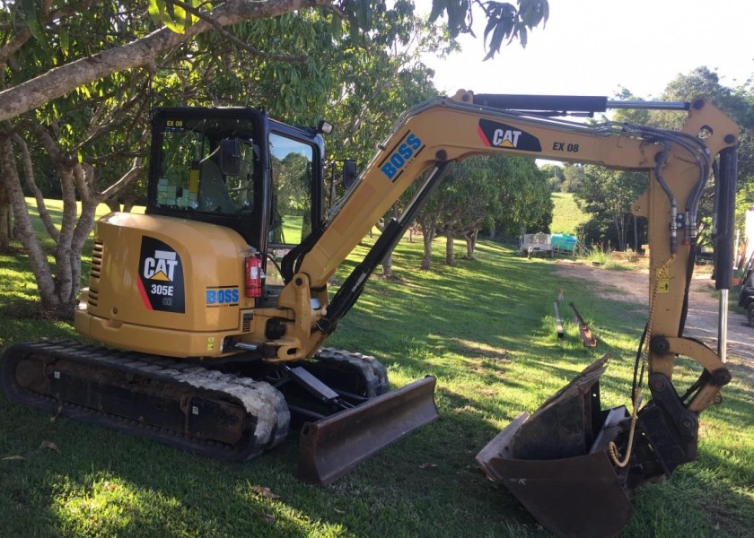 5T Caterpillar Excavator 1