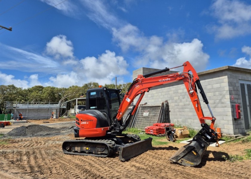 5-5.5 Ton Excavator 1