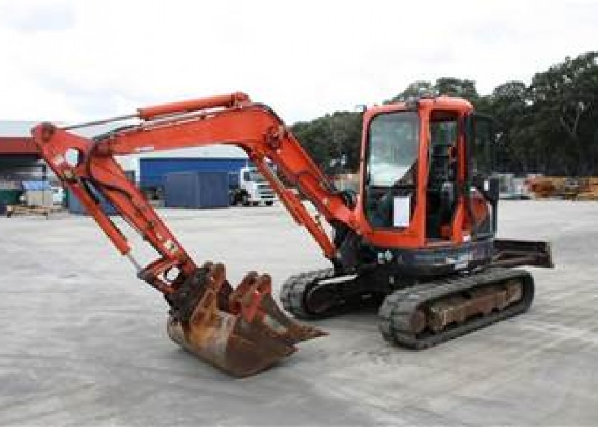 5T EXCAVATOR 2