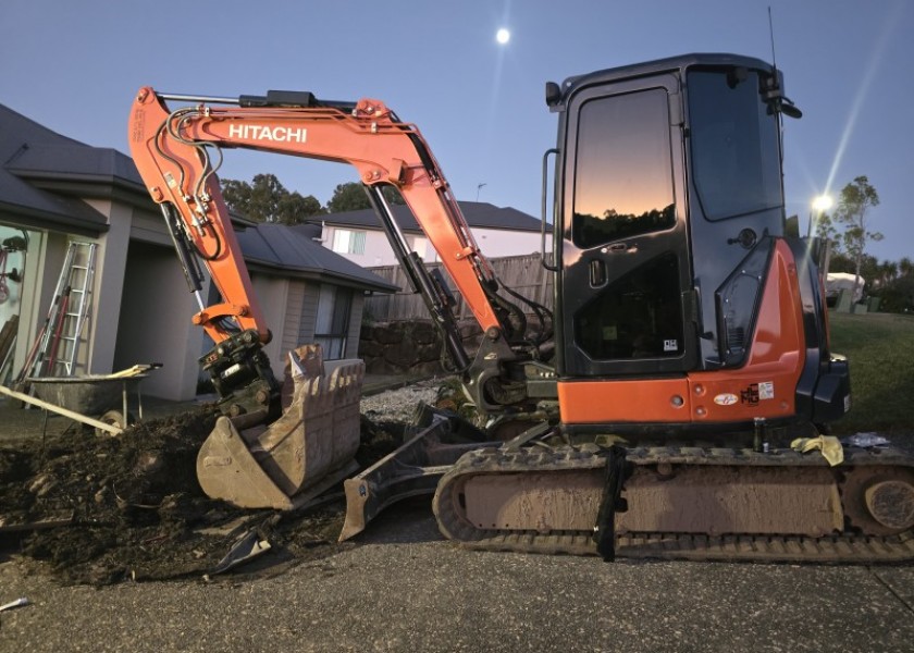 5tonne Excavator 1