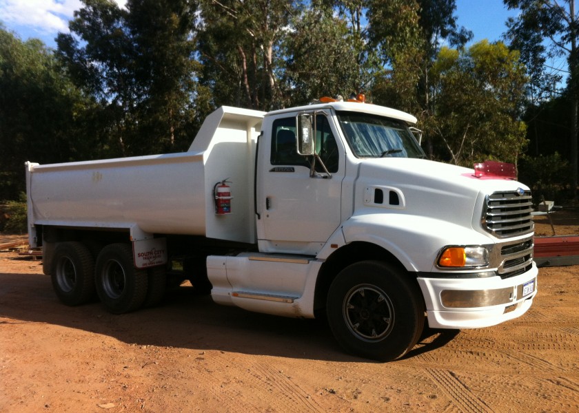 6 Wheel Tipper for hire 2
