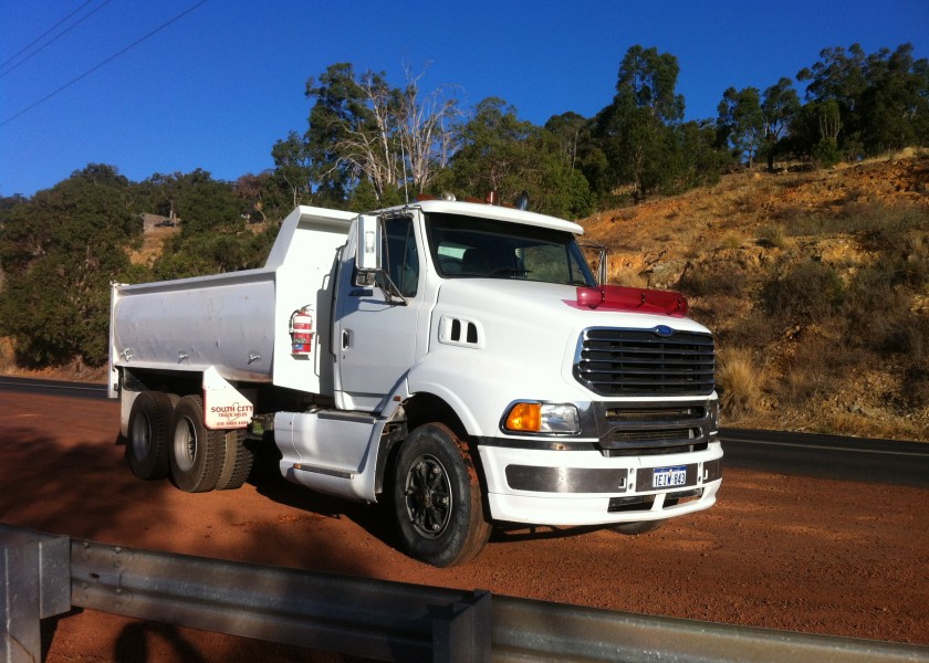 6 Wheel Tipper for hire 3