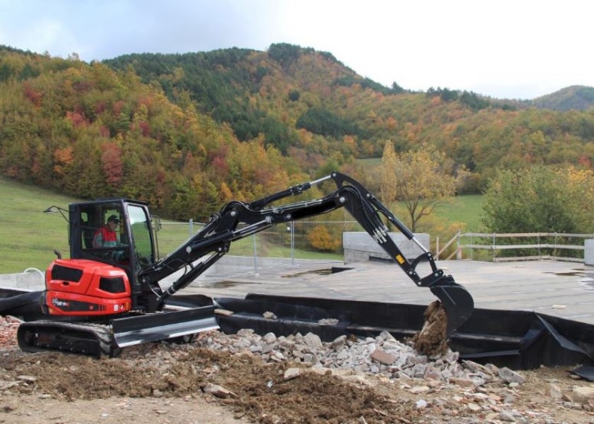 6.5T ECM ES65 TR Excavator 1