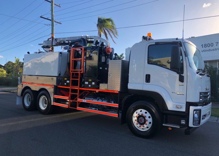 6300L Vac Truck 1