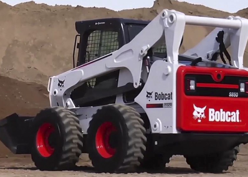 60HP Bobcat Skidsteer Loader 1