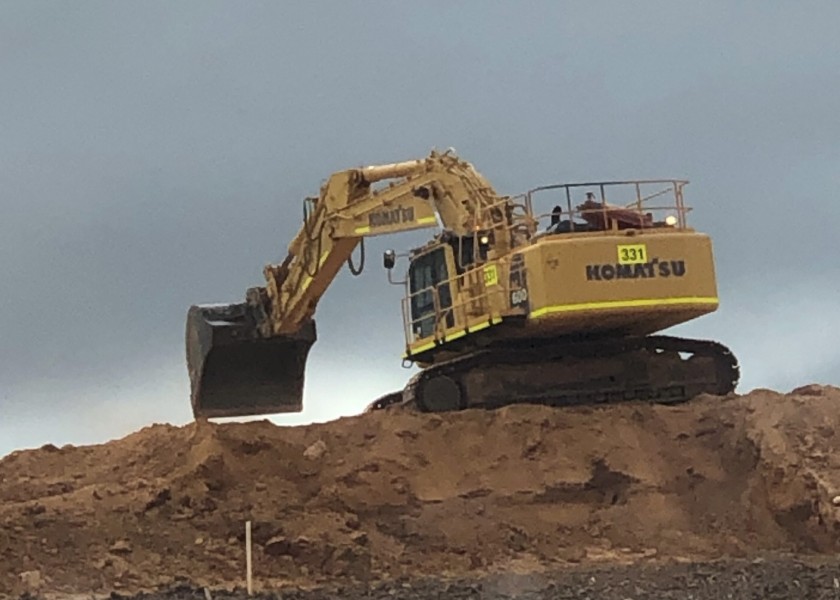 60T Komatsu PC600 Excavator 1