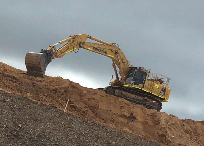 60T Komatsu PC600 Excavator 3