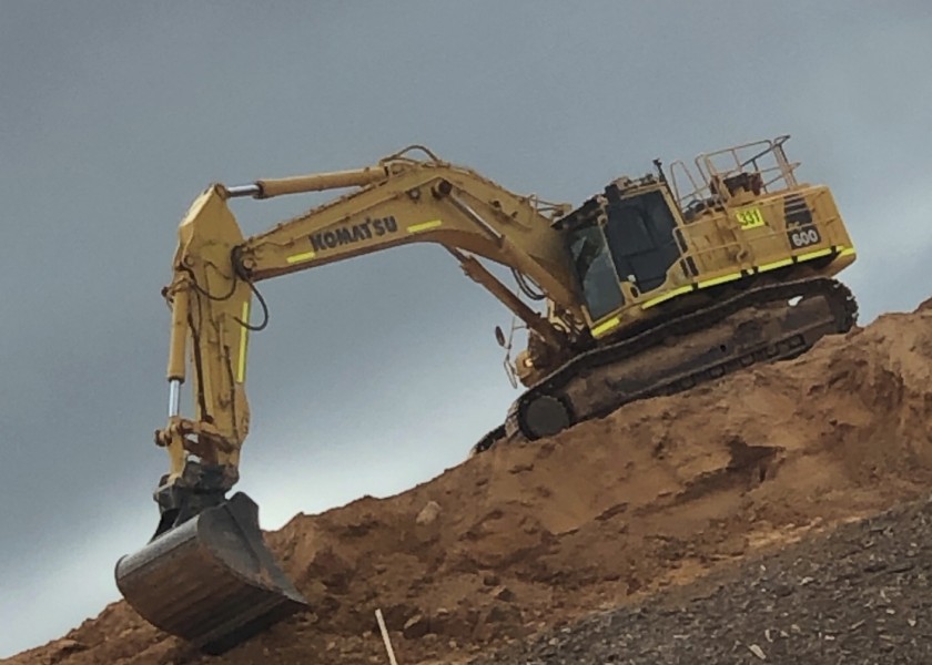 60T Komatsu PC600 Excavator 2