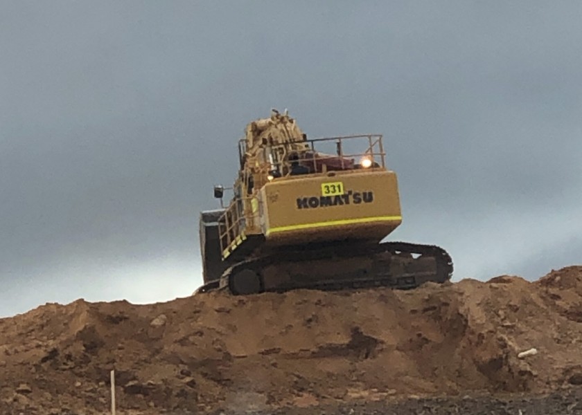 60T Komatsu PC600 Excavator 4