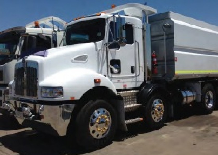 6x4 and 8x4 Water Trucks - Any Location Available 1