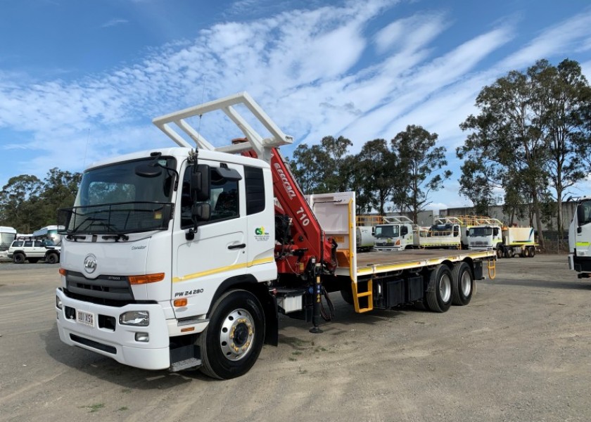 6x4 Crane Truck 1