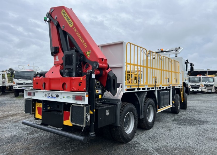 8x8 Crane Truck 2