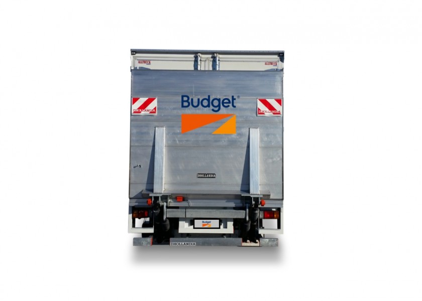 7.5M Refrigerated Van 3