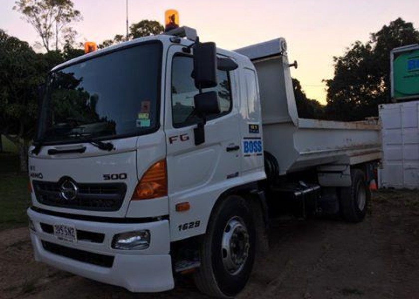 7.5T Tipper Truck 1