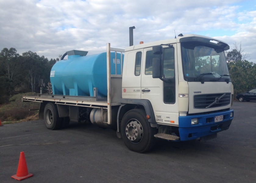 7000L Water truck 1