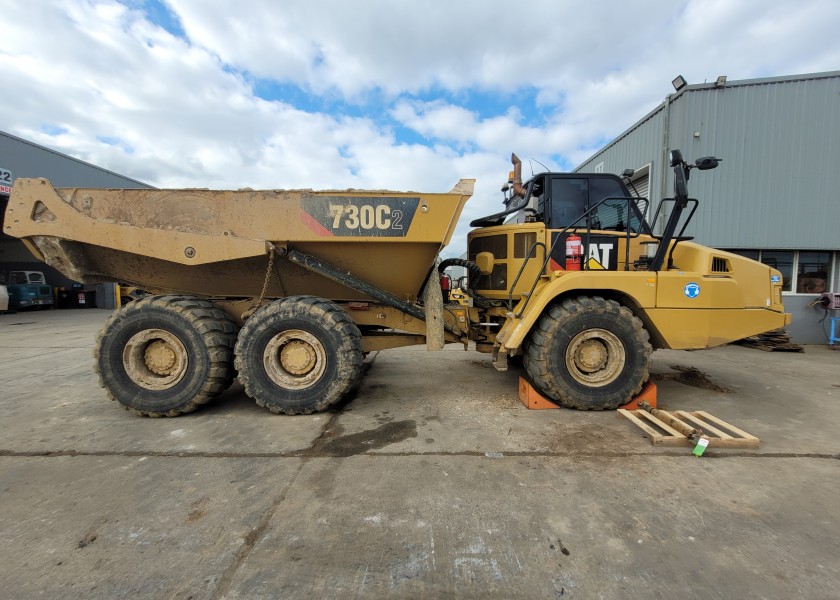 730C2 Dump Truck w/tailgate 1