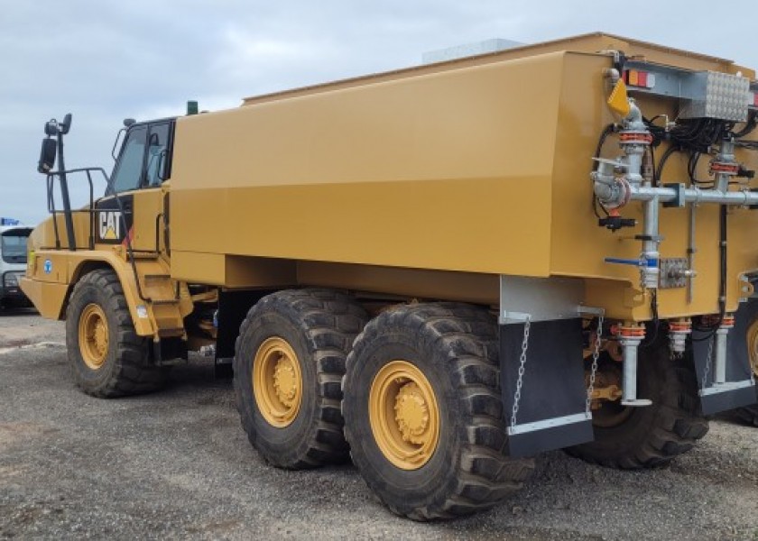 730c2 Moxy Water Cart 2