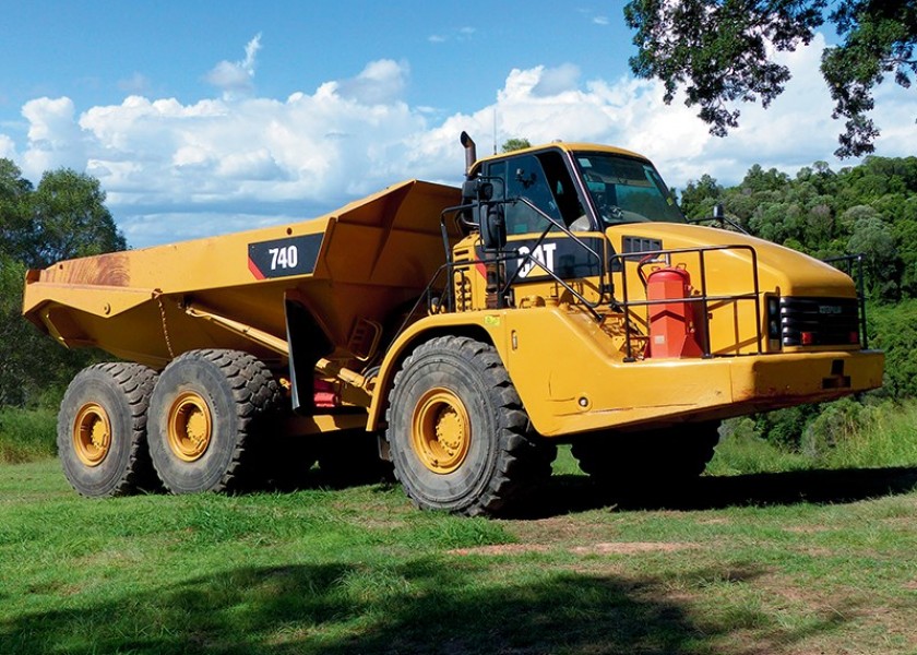 740 ARTICULATED TRUCK 1