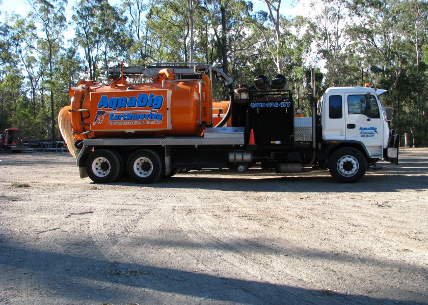 7500L Vacuum truck 1