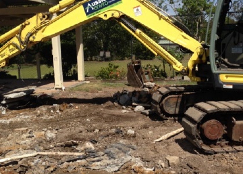 8 Tonne Excavator 1