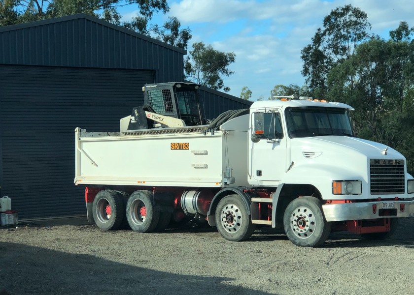 8 Wheel Tipper 2