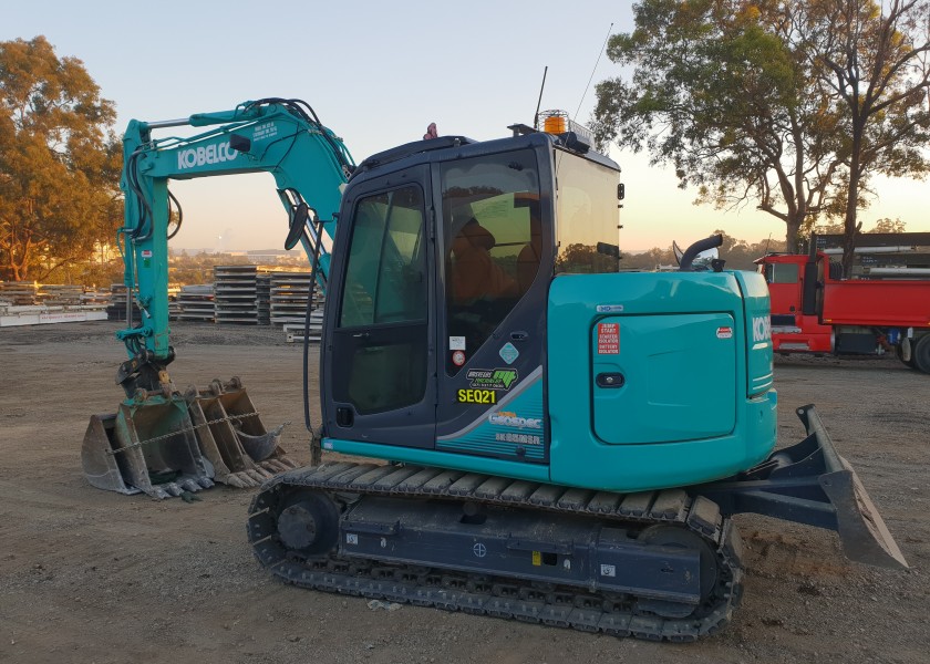 8.5 ton excavators 1